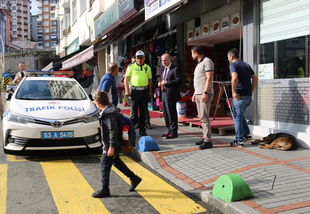 İl Emniyet Müdürümüz Okul Çevresindeki Tedbirleri Yerinde Denetledi